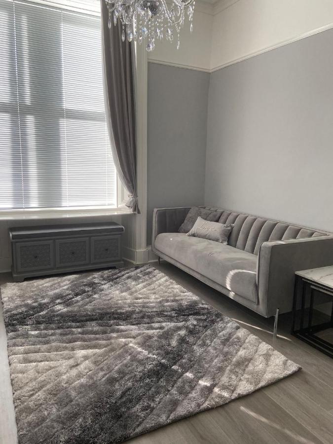 The Princess Flat, Helensburgh. Bagian luar foto